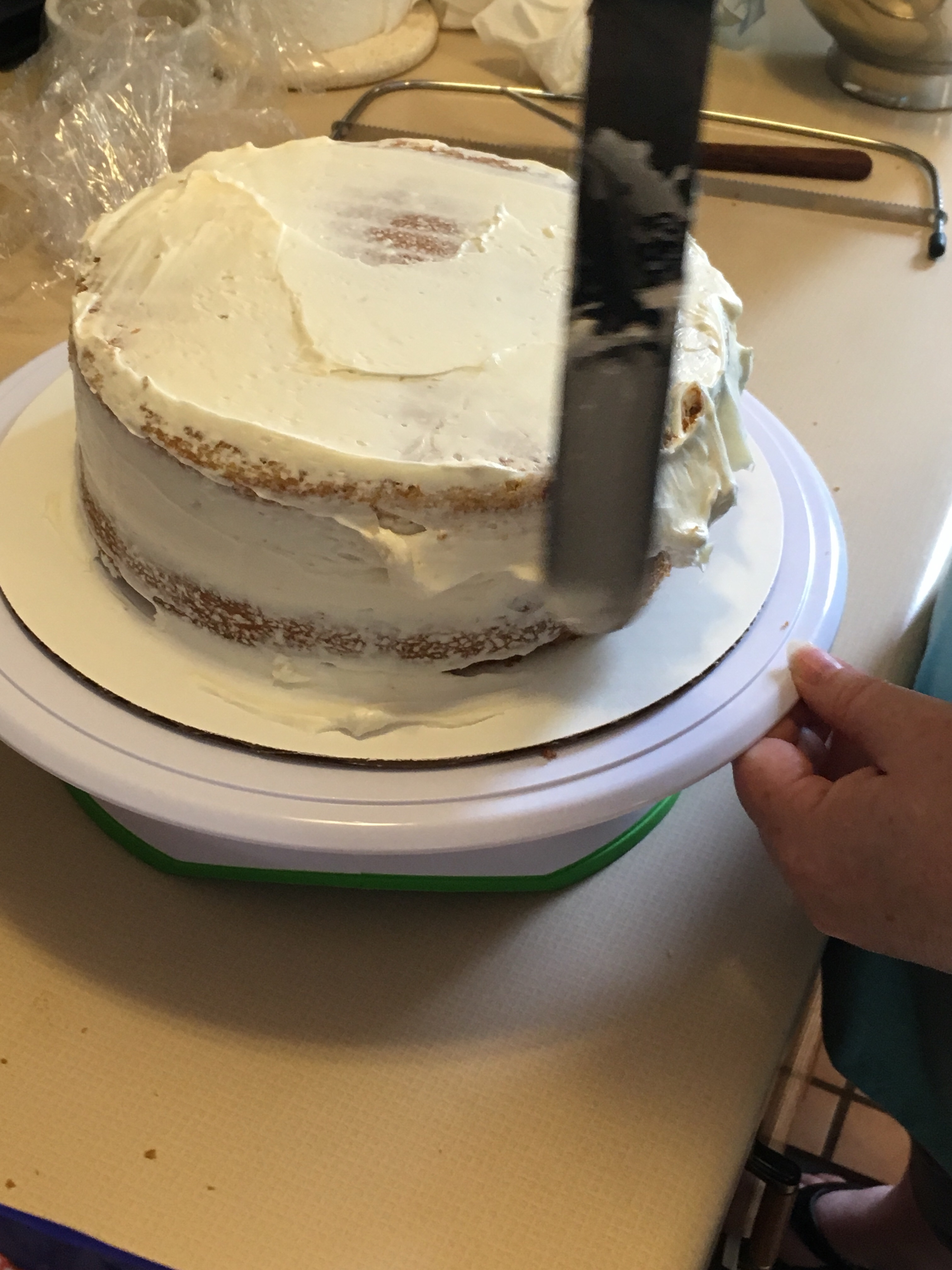 crumb coat on cake