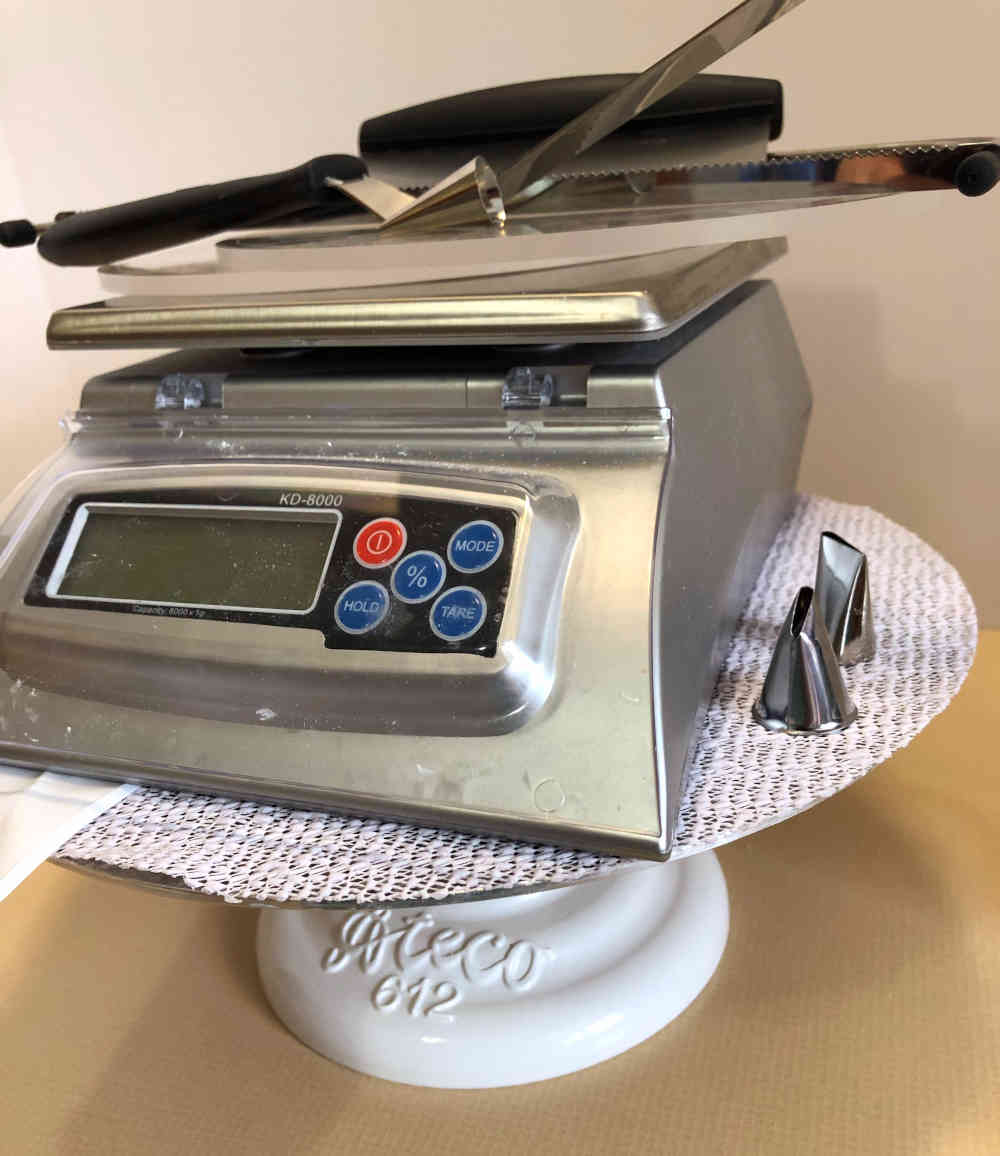 10 Cake Decorating Tools for Beginners Tarts and Thyme